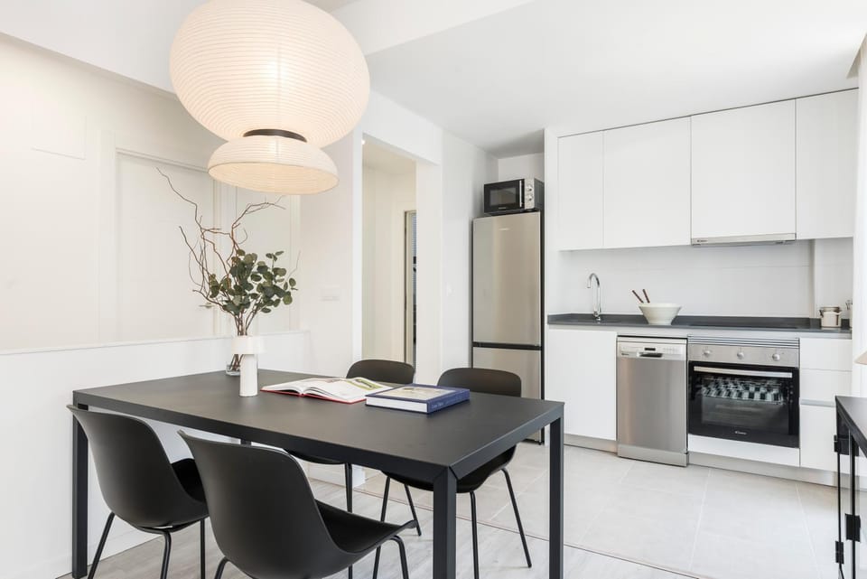 Dining area, kitchen
