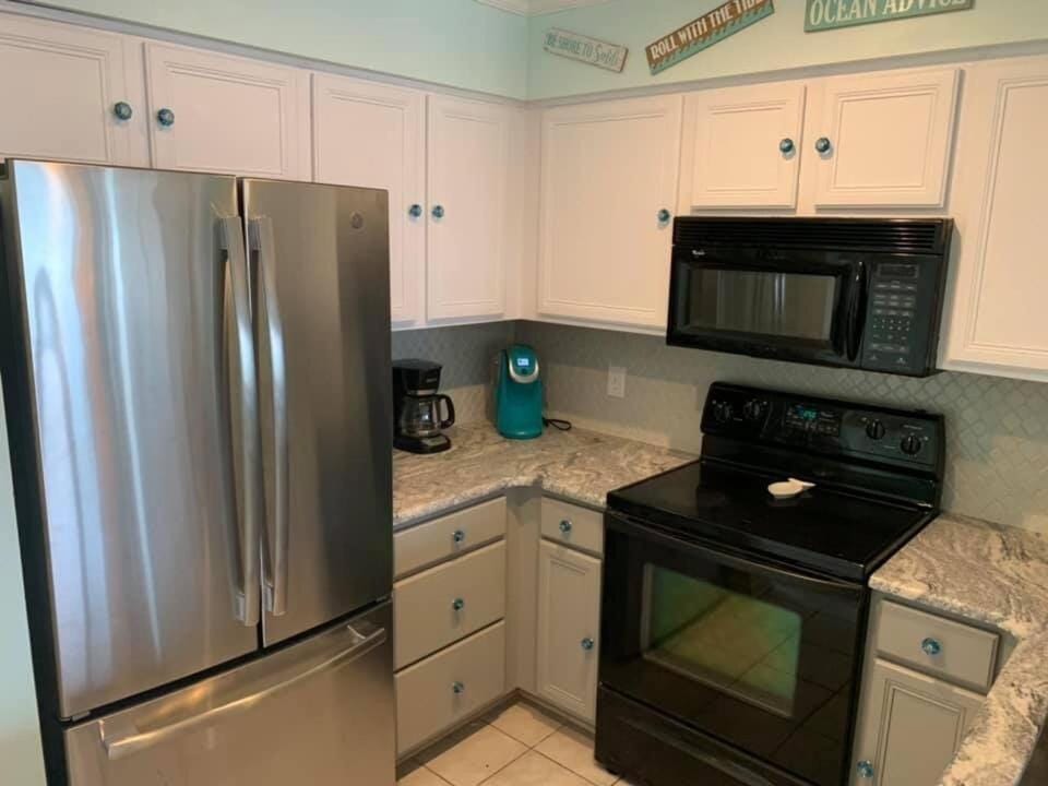 Salty Air Retreat on Carolina Beach - Oceanview Apartment in Carolina Beach