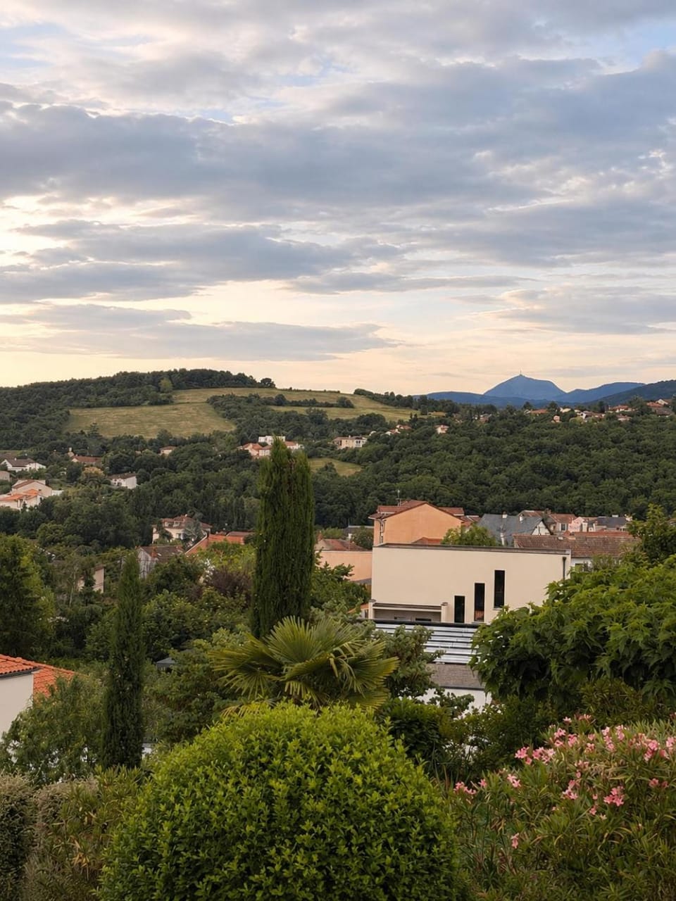 Maison authentique - vue panoramique House in Auvergne-Rhône-Alpes
