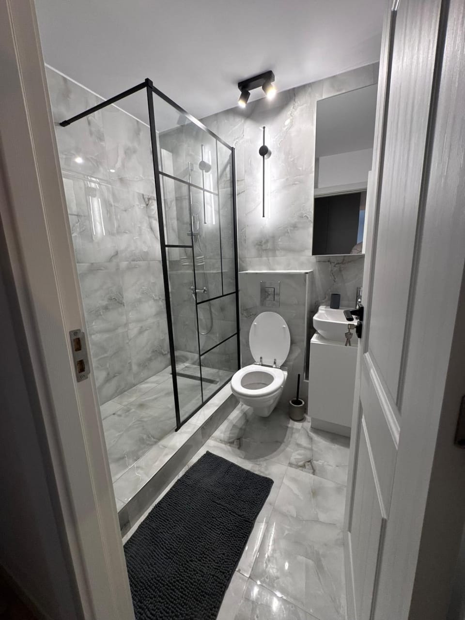 Shower, Toilet, Bathroom