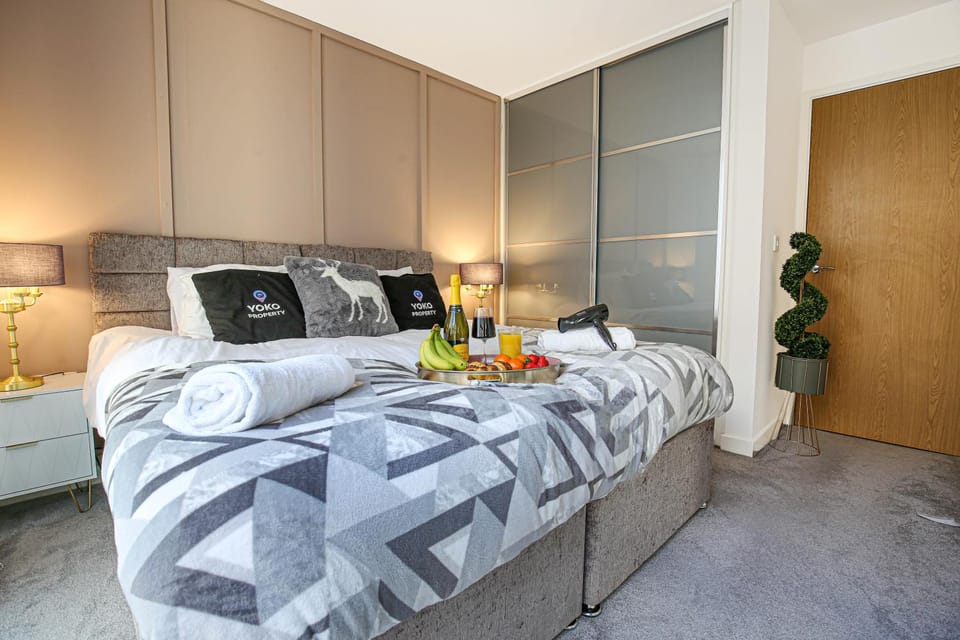 Bed, Bedroom