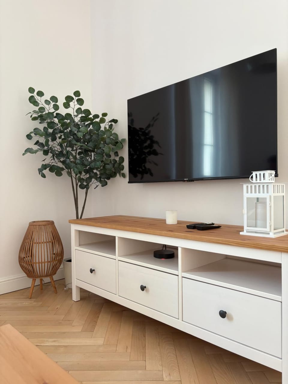 Communal lounge/ TV room, TV and multimedia, Evening entertainment