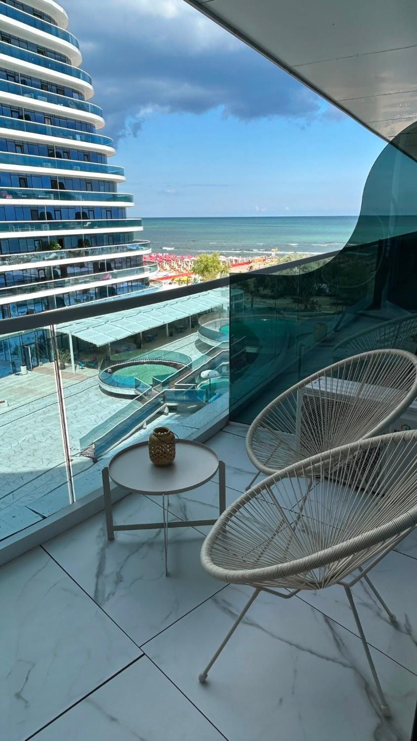 Day, View (from property/room), Balcony/Terrace, Pool view, Swimming pool