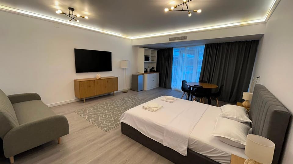Communal lounge/ TV room, TV and multimedia, Living room, Seating area