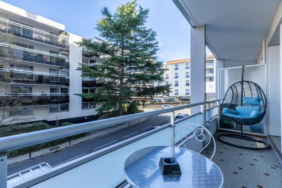 Thermes - Apt balcon 5 min des thermes Royat calme Apartment in Clermont-Ferrand