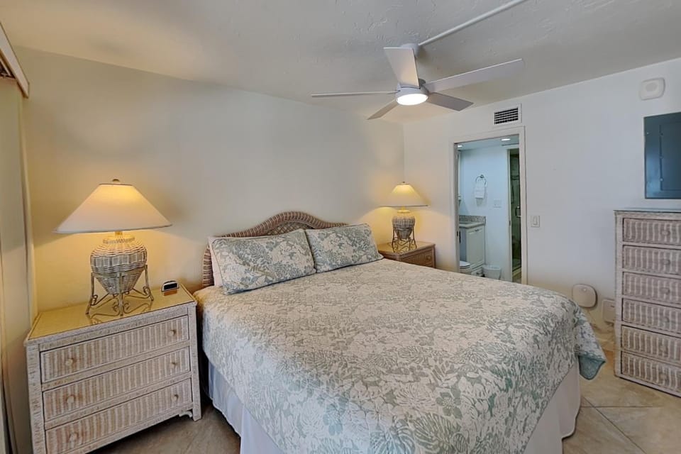 Bed, Bedroom, furniture, air conditioner