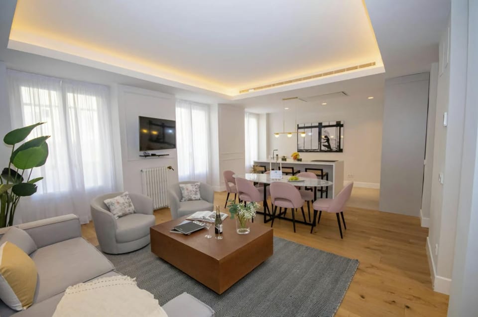 TV and multimedia, Living room, Seating area
