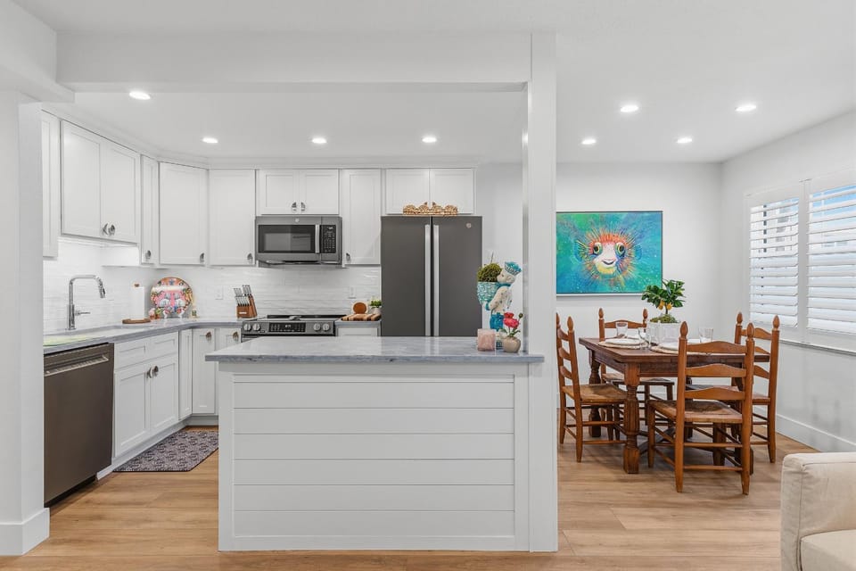 Kitchen or kitchenette, kitchen