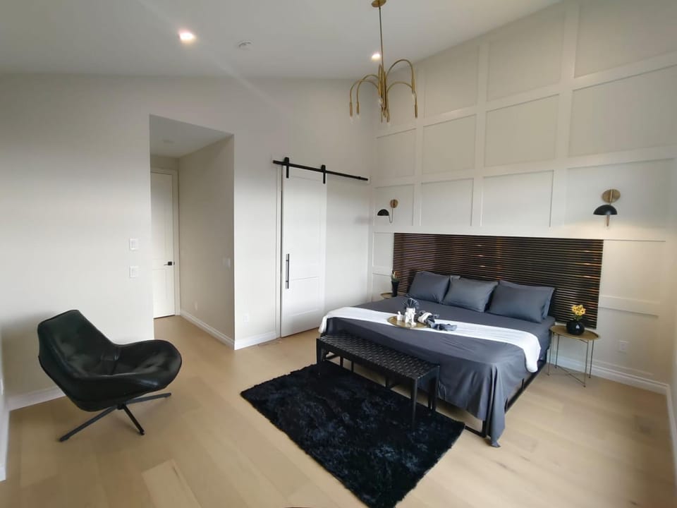 Luxury Home House in Calgary
