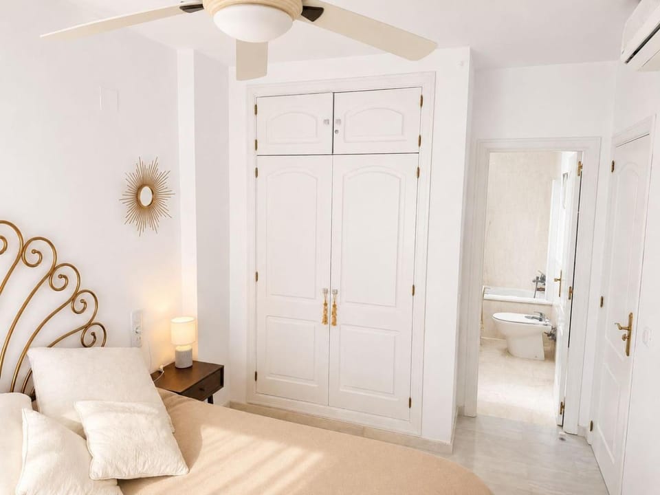 Toilet, Bed, Bathroom, Photo of the whole room, Bedroom, wardrobe