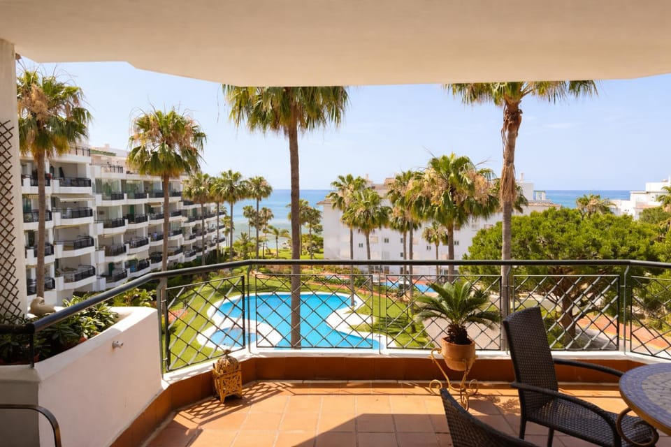 Day, Garden, View (from property/room), Balcony/Terrace, Seating area, Garden view, Pool view, Sea view, Swimming pool, Inner courtyard view