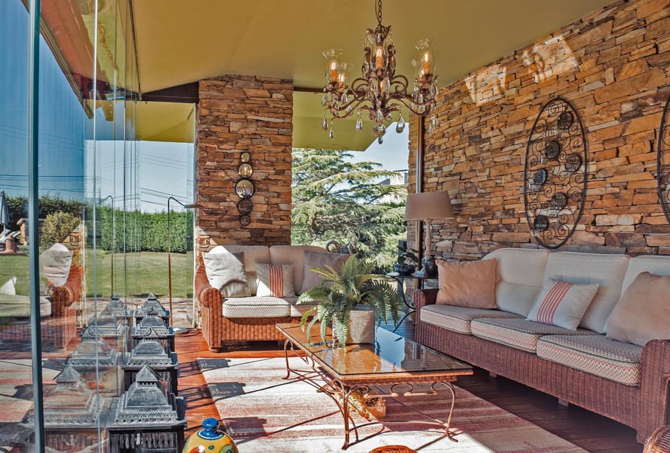Communal lounge/ TV room, Living room