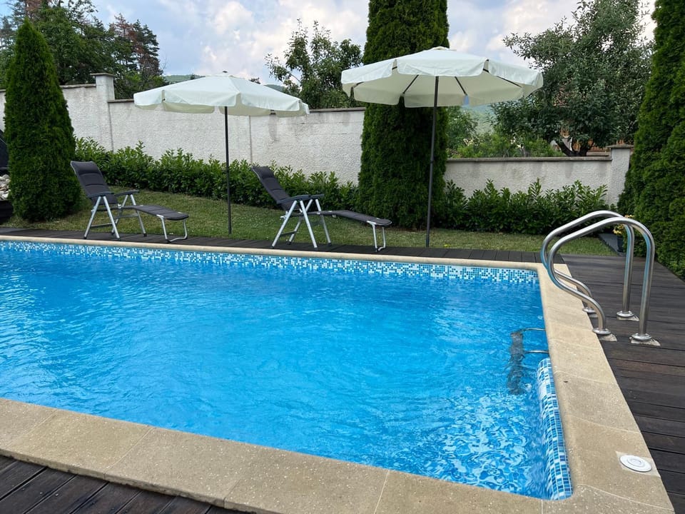 U Izhu with Private Pool, Sauna & BBQ Apartment in Bulgaria