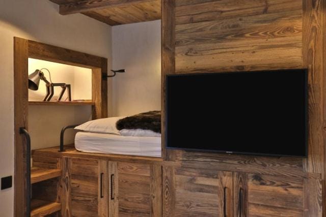 Alpine Luxury Flat Heart of Megève, 2 Min Ski Apartment in Megève