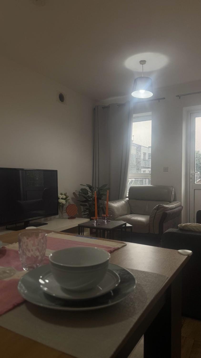 Living room, Seating area, Dining area