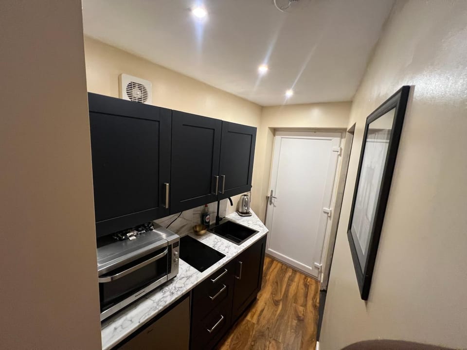 Leavesden Harry Potter Tour Accommodation - 5 mins away Bed and Breakfast in Watford