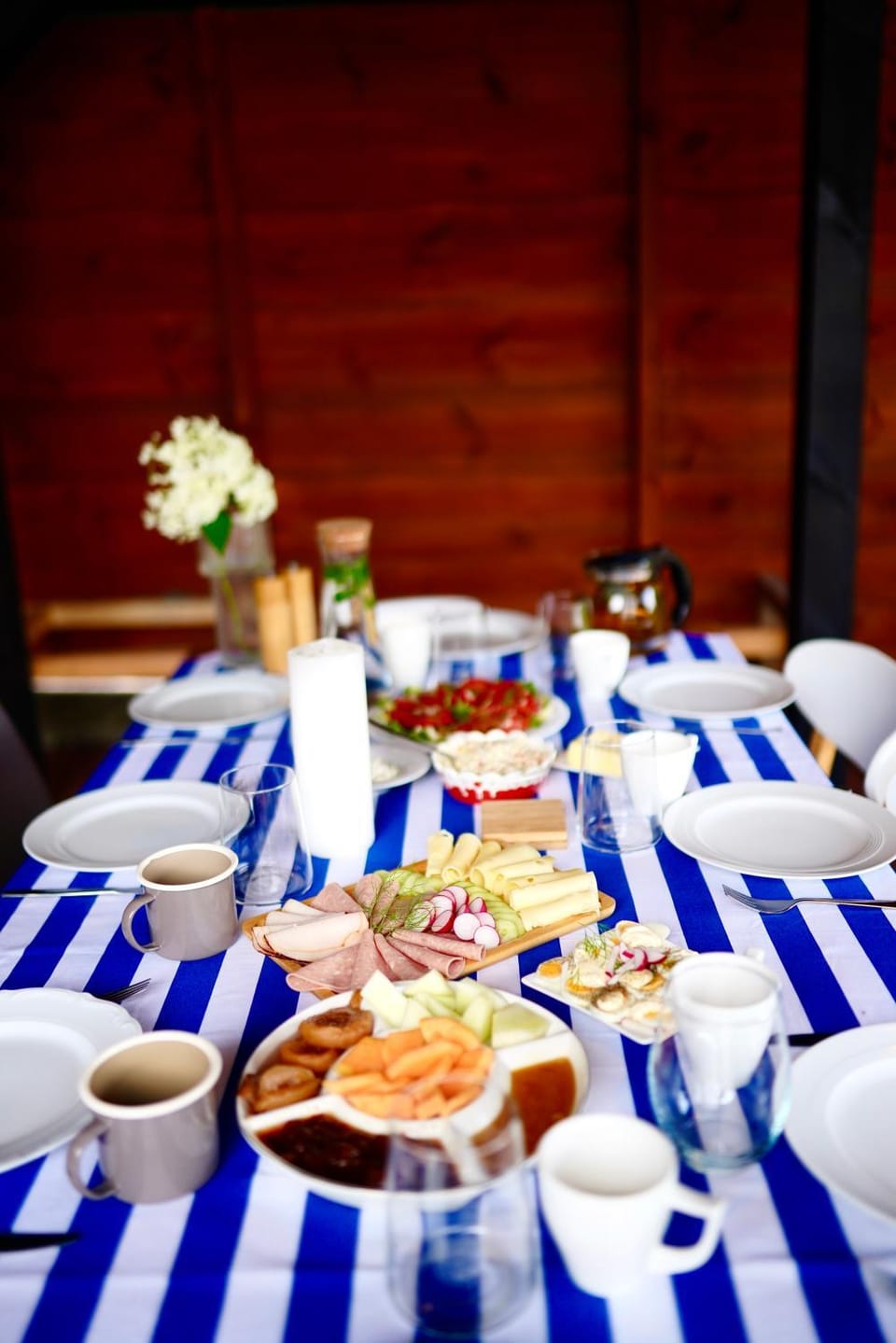 Food and drinks, Dining area, Food, Breakfast, Continental breakfast, Drinks