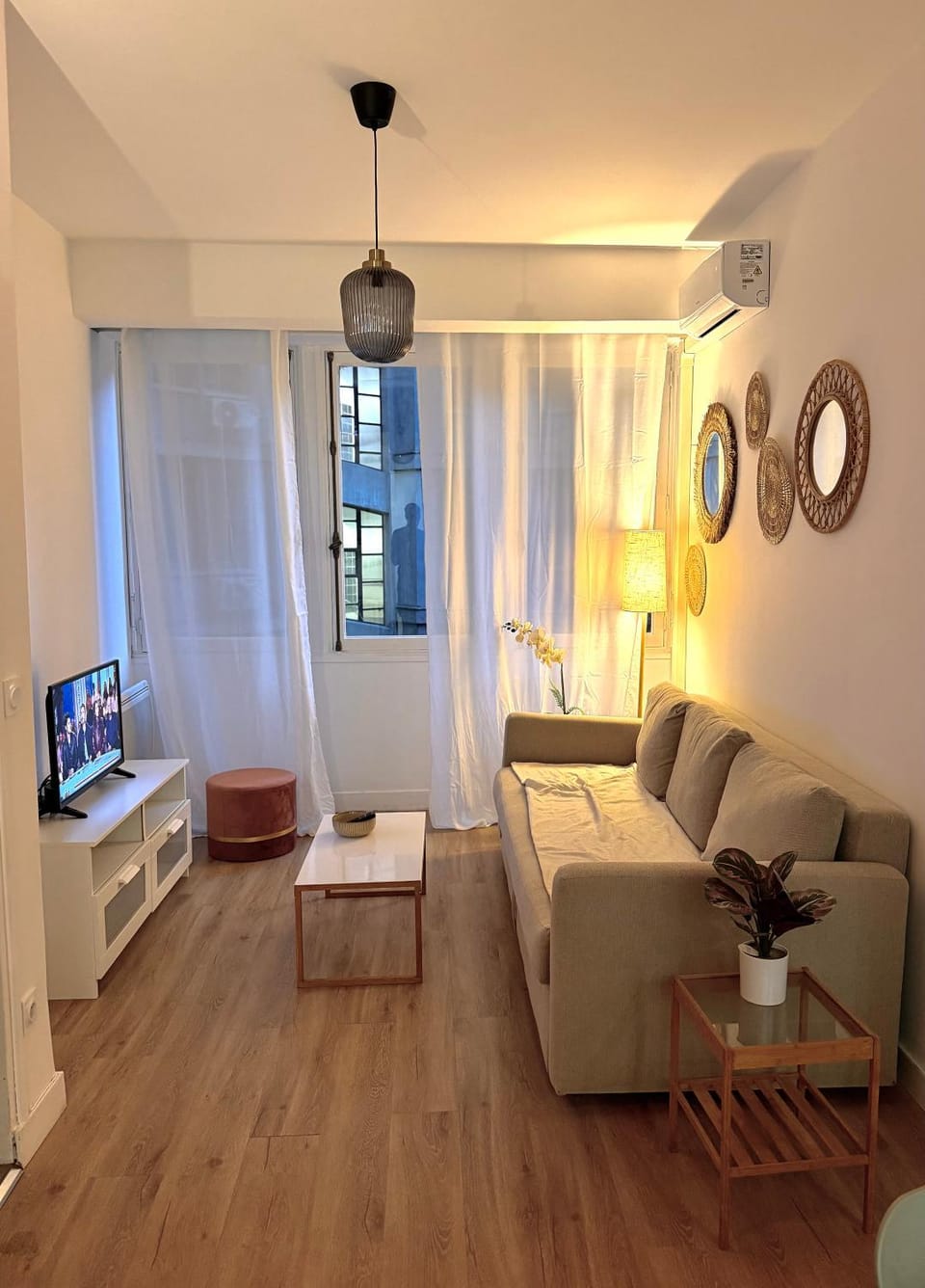 Building Canebiere Apartment in Marseille