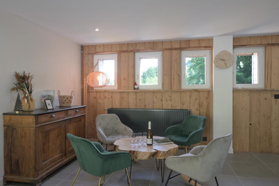 Coffee/tea facilities, Living room, Seating area