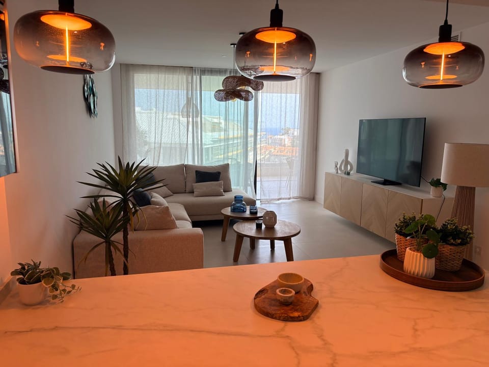 TV and multimedia, Living room, Photo of the whole room, Dining area