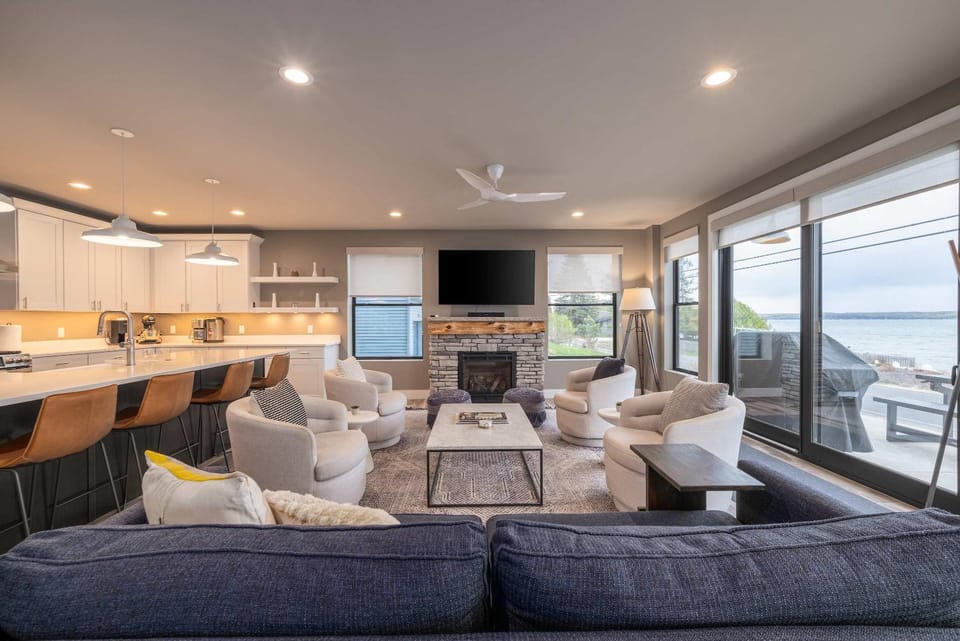 Obsidian Shores Waterfront House on Crystal Lake with Private Beach Access House in Crystal Lake