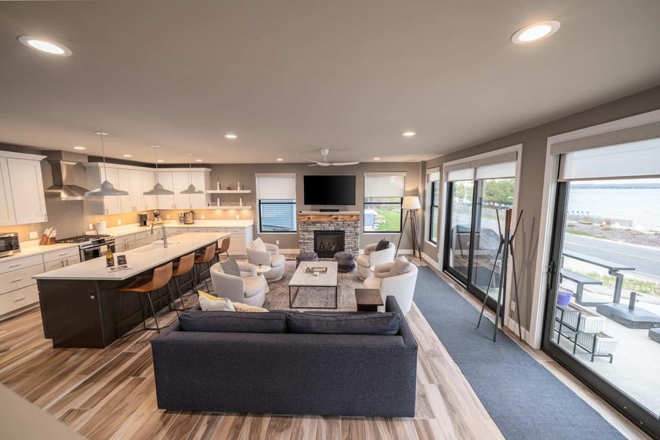 Obsidian Shores Waterfront House on Crystal Lake with Private Beach Access House in Crystal Lake
