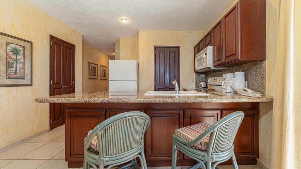 Kitchen or kitchenette, kitchen