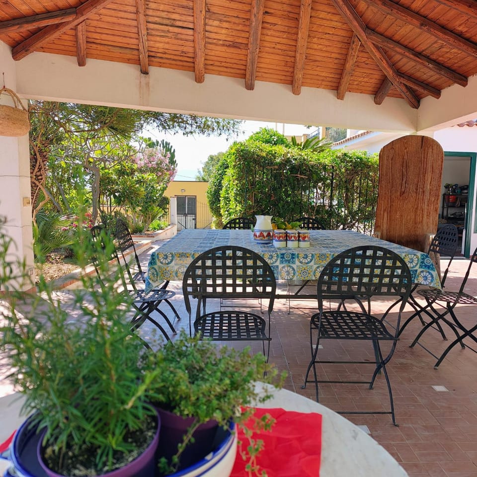 Patio, Day, Garden, Dining area, Garden view, Internal: Not applicable to any particular room