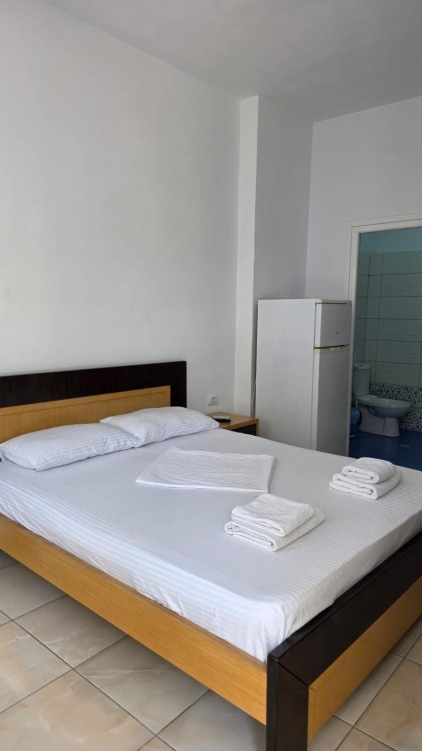 Shoreline Guesthouse Bed and Breakfast in Ksamil