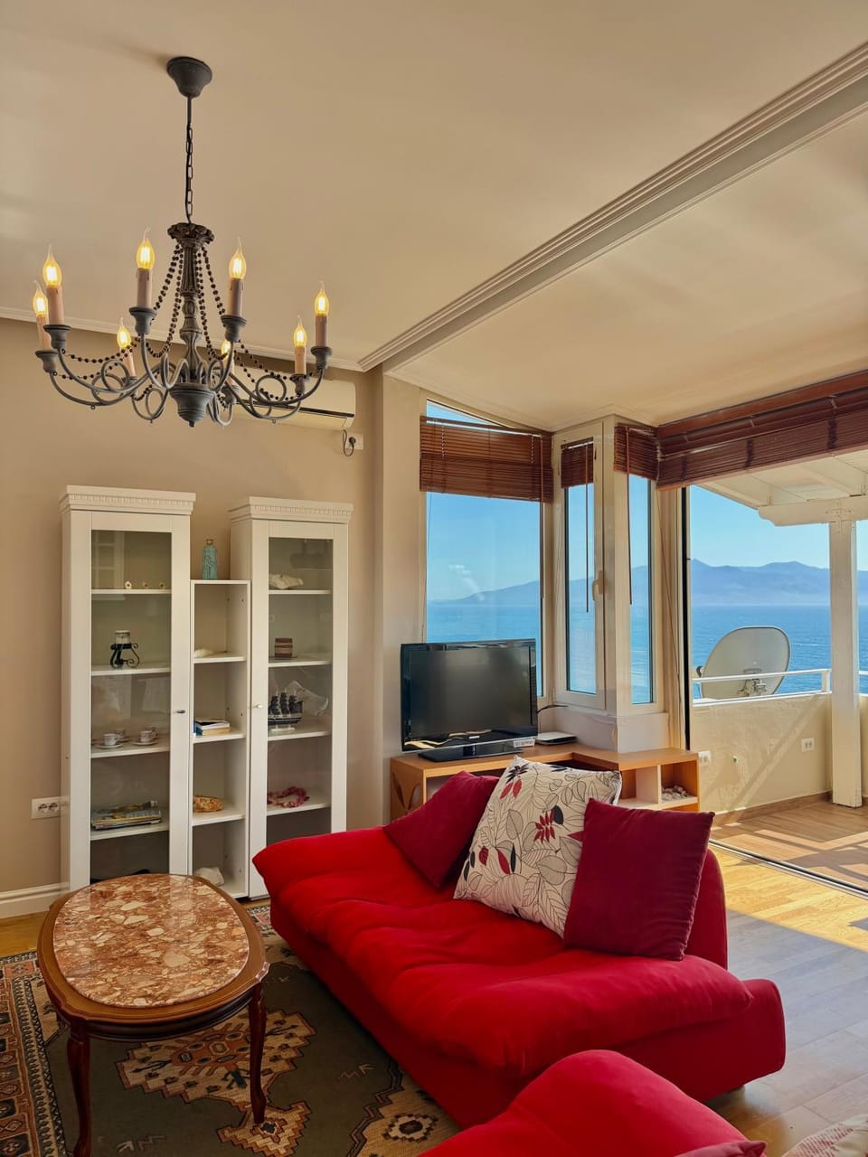 Living room, Sea view
