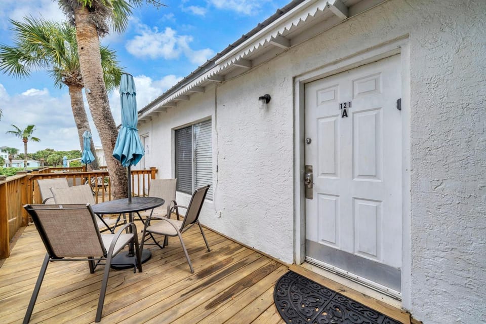 Linda's Cozy Collection House in Laguna Beach