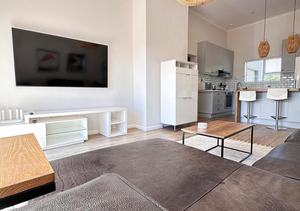 Living room, Entertainment