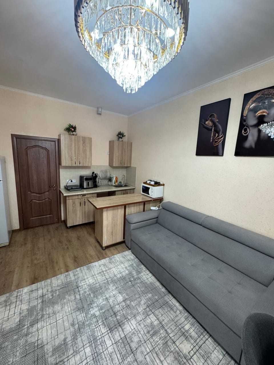 Коттедж Paris на Иссык-Куле, Сектор Е42 , терраса , летняя кухня и пляж House in Almaty Region, Kazakhstan