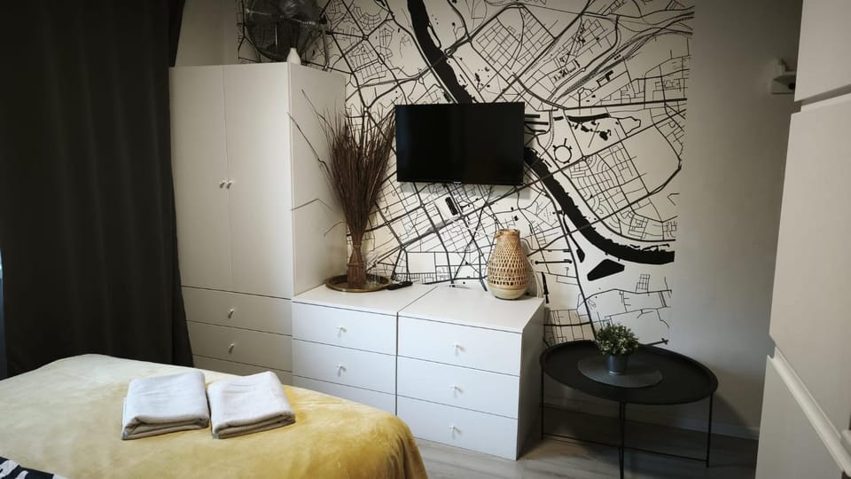 Modern Studio Batorego 18 Apartment in Warsaw