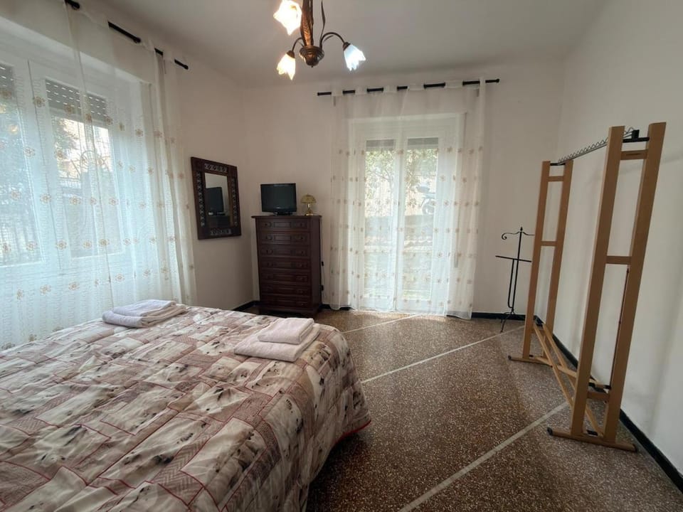 Gaslini Host Apartment with garden Apartment in Genoa