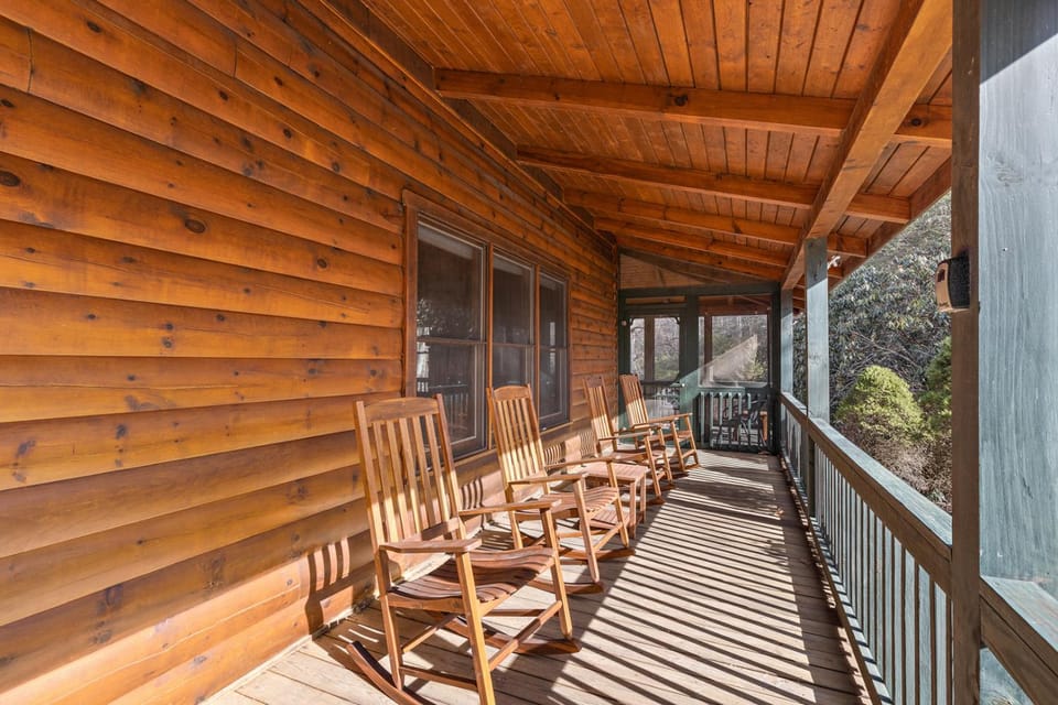 Mountain Air Cabin Cabin in Brushy Fork