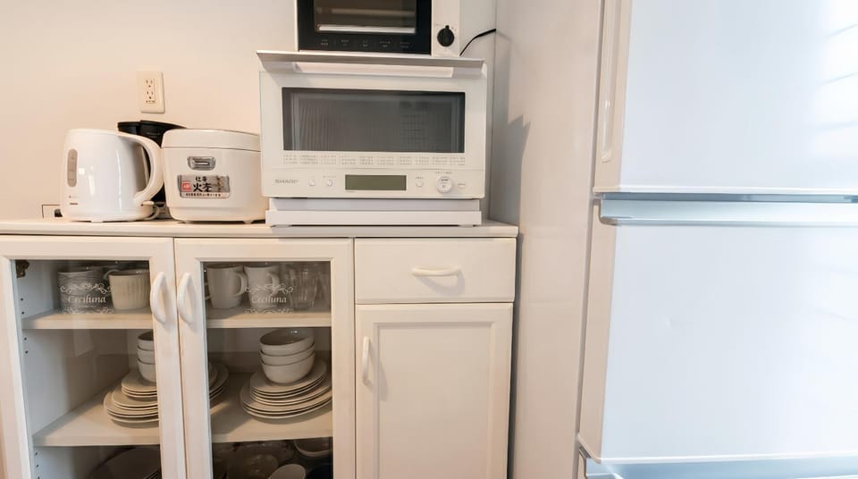 microwave, kitchen