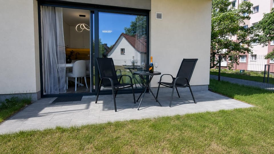 Garden, Balcony/Terrace