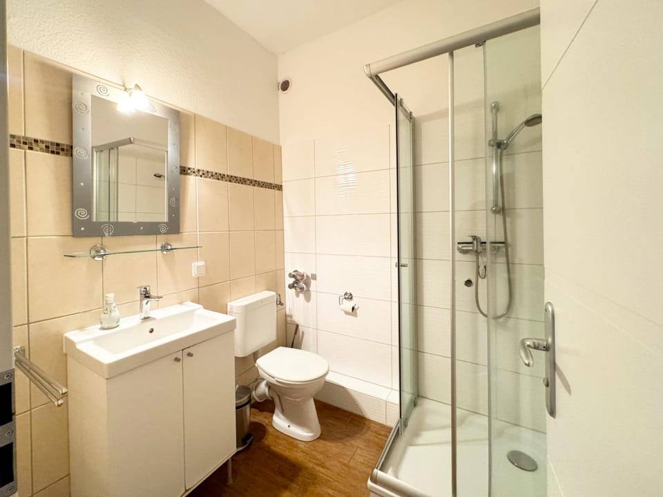 Shower, Toilet, Bathroom