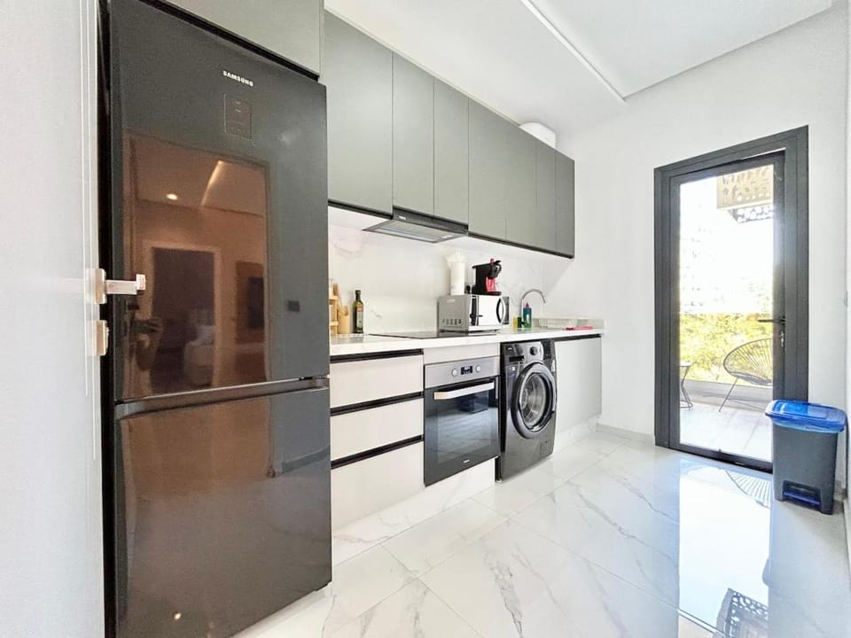 Harmony Suite - Corniche & Beach walk Apartment in Tangier