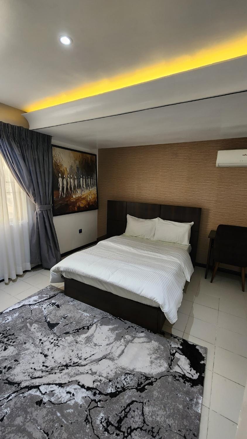 Elegant 3BR Retreat, in the heart of VI Apartment in Lagos