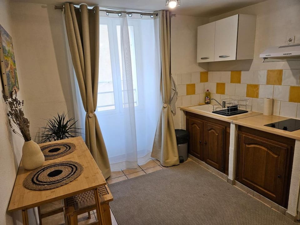 Studio au coeur d'un village provençal typique Apartment in Brignoles