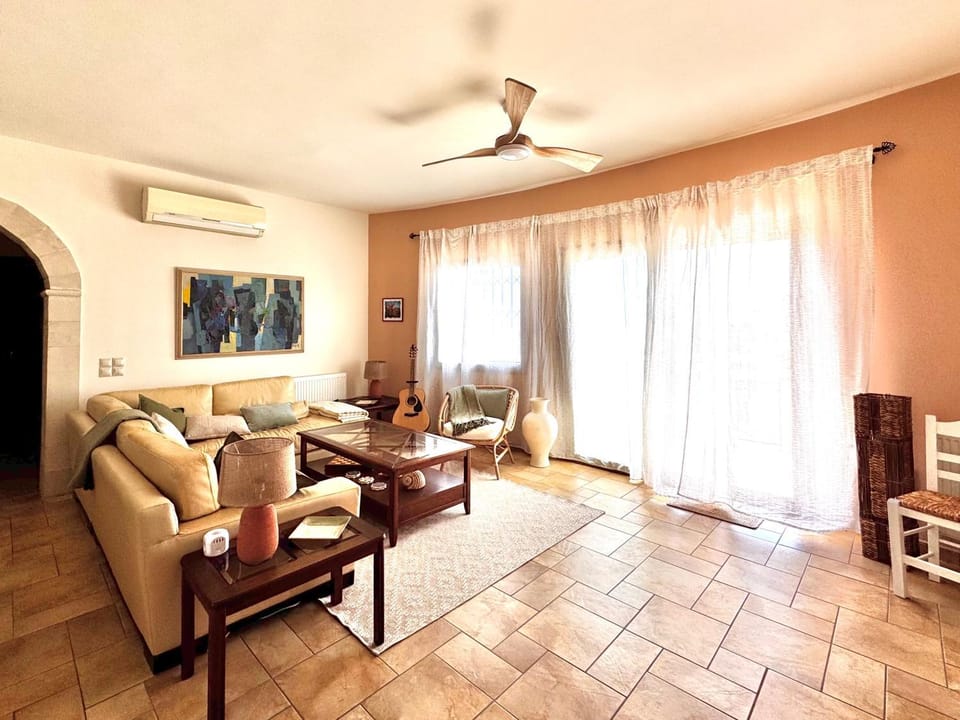 Living room, air conditioner