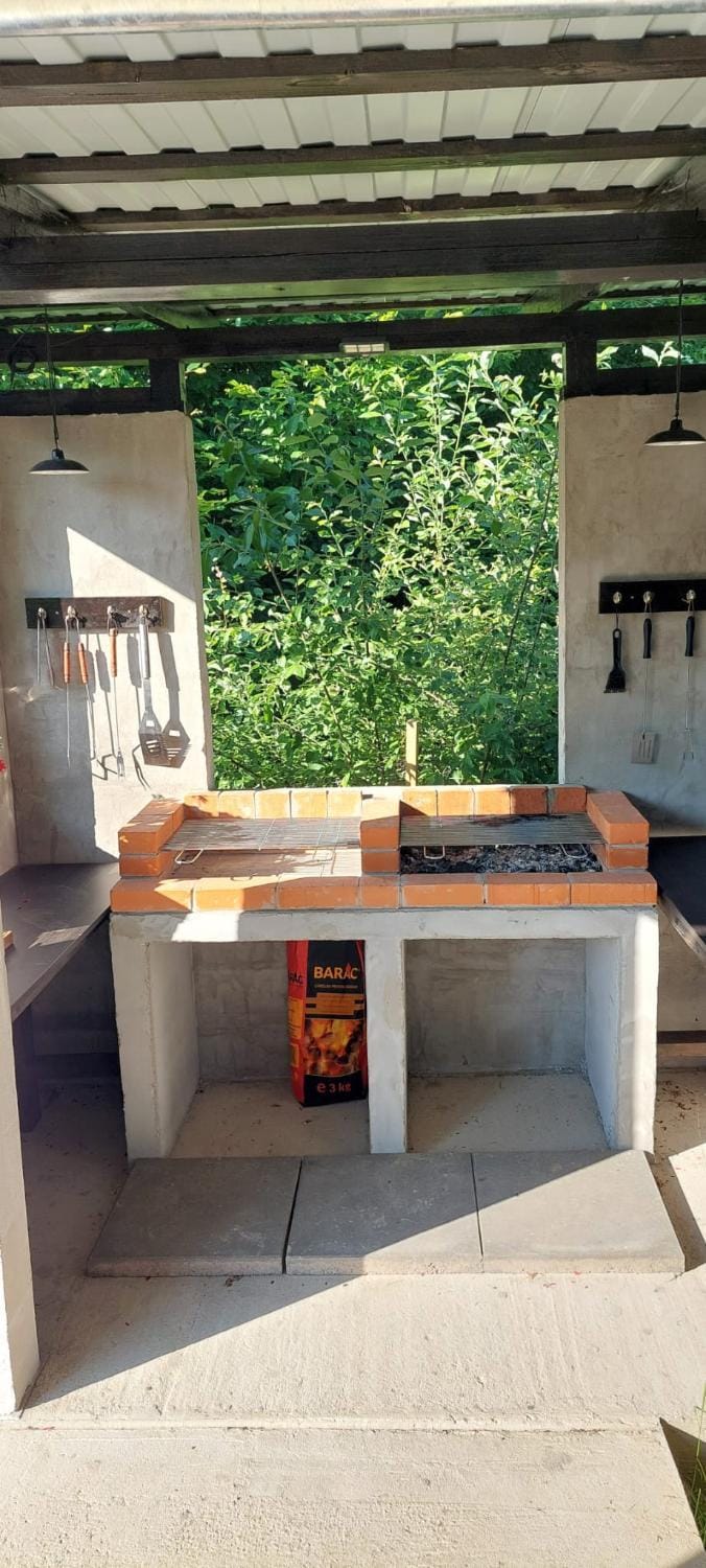 Kitchen or kitchenette, Communal kitchen