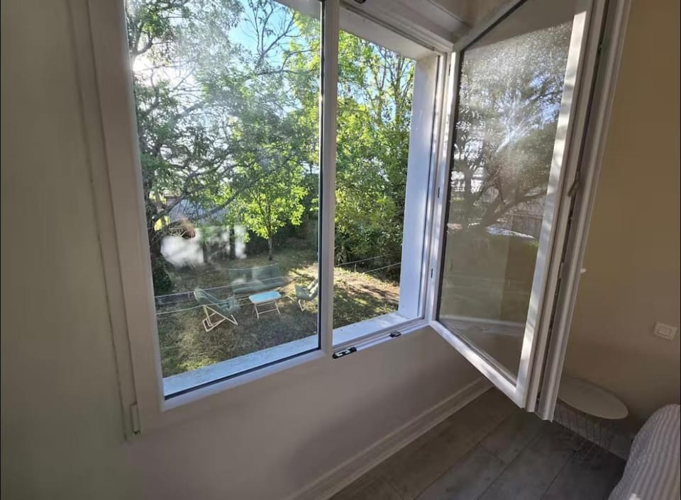 Chambre avec jardin chez L habitant Vacation rental in Nouvelle-Aquitaine