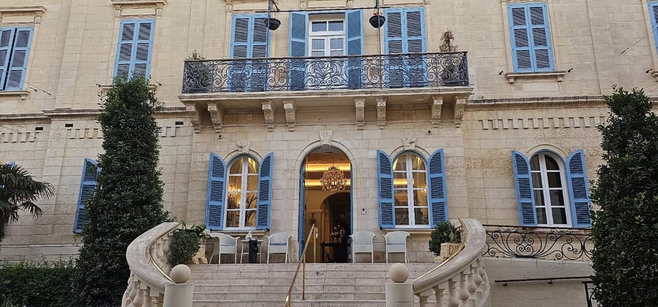 Ballutta Beach Promenade Modern Apartment Apartment in Sliema