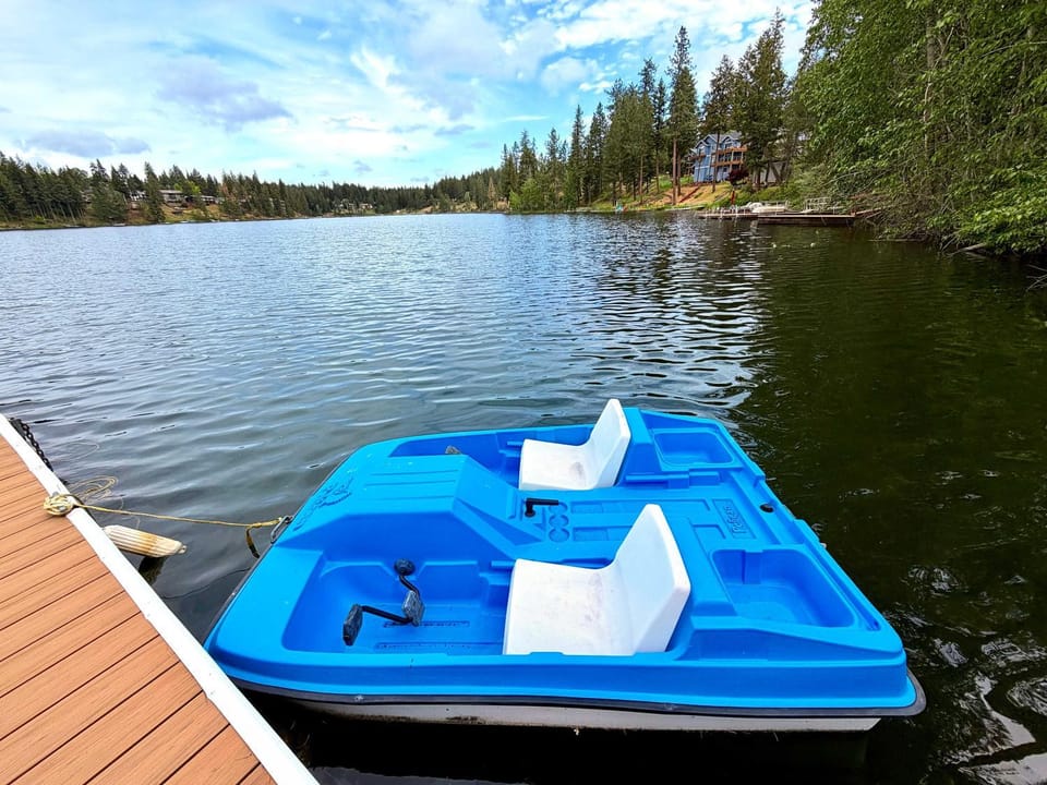 Avondale Lake Cabin, Hot Tub, Kayaks & Dock Cabin in Hayden Lake