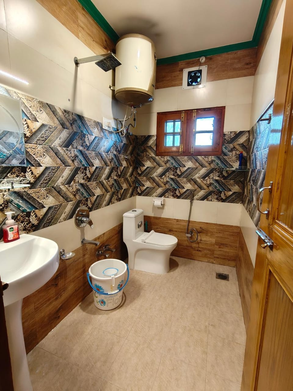 Premium 2BHK Apartments - Family Stay Apartment in India