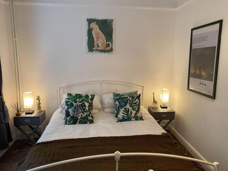 Bed, Decorative detail, Bedroom