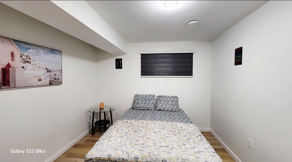 Welcome to The POIZY Suite where peace meets cozy Apartment in Regina